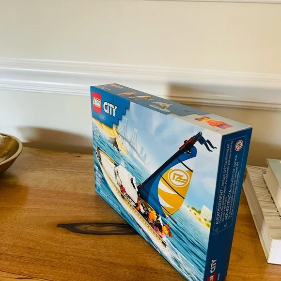 New & Sealed LEGO CITY: Sailboat Set 60438 - Picture 6 of 6